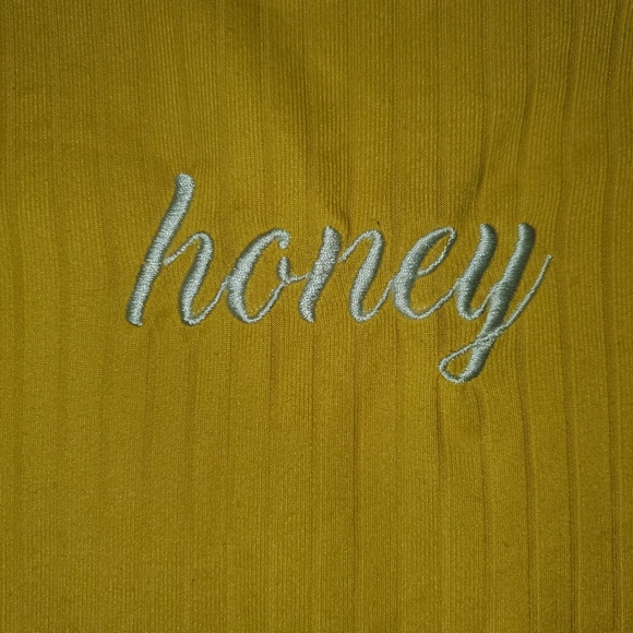 Girls cap sleeve yellow ribbed t-shirt "Honey" embroidered on the front - Picture 2 of 5